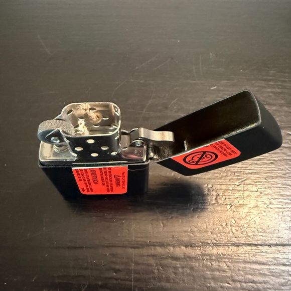 Packers Zippo Lighter - new in box Green Bay NFL - Picture 3 of 5